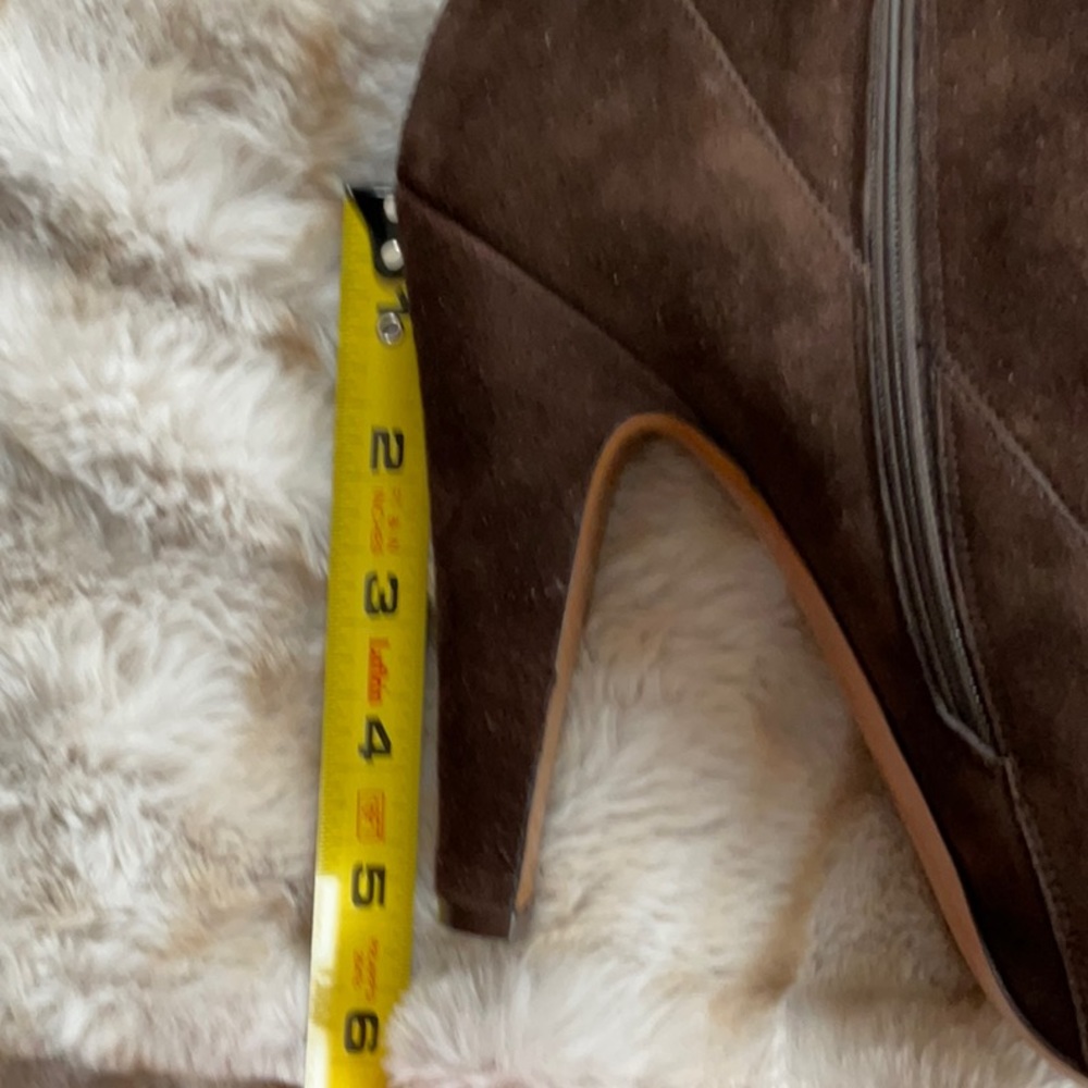 High heeled bootie - Picture 5 of 5